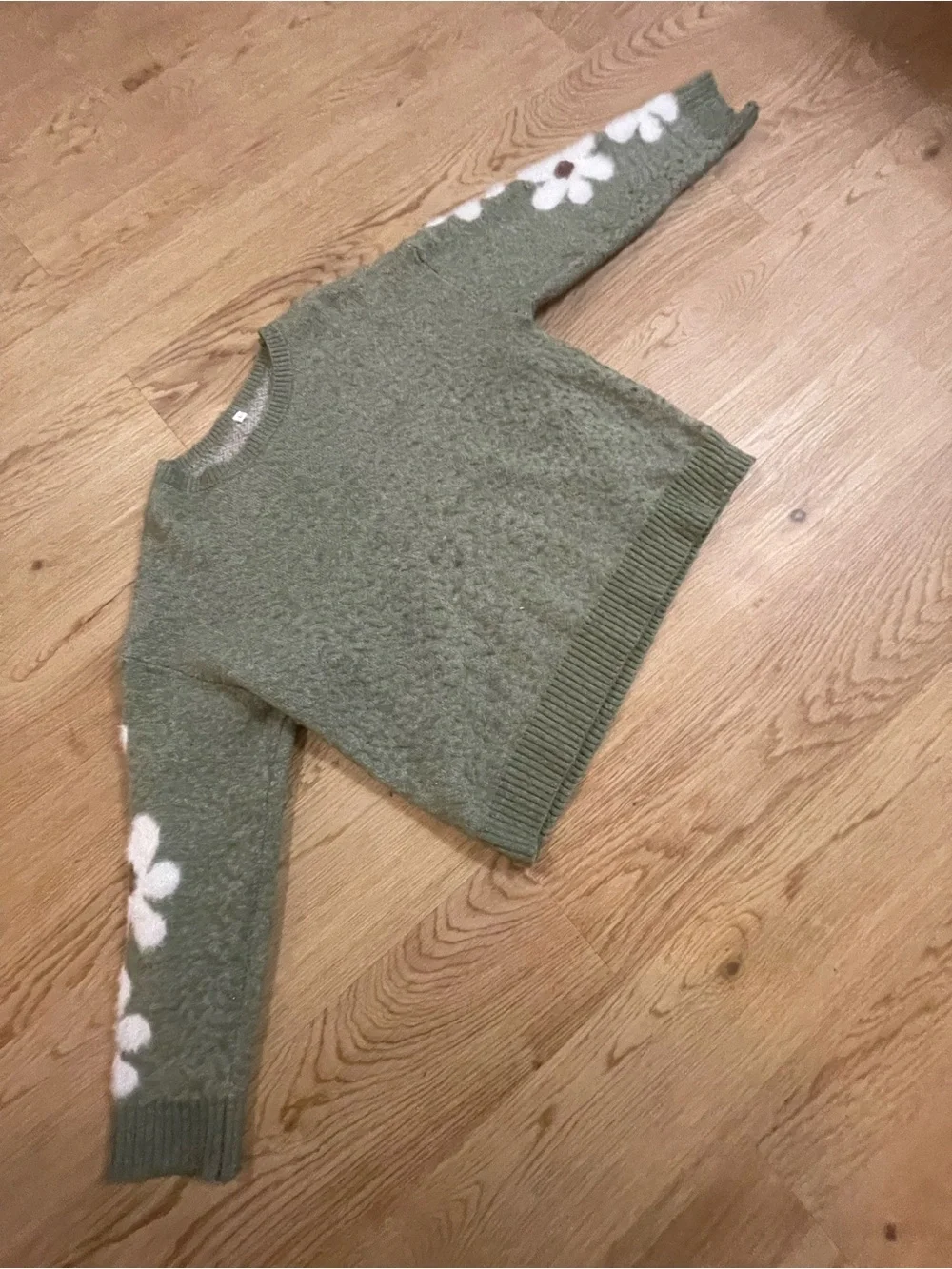Cozy Olive Green Daisy-Print Sweater